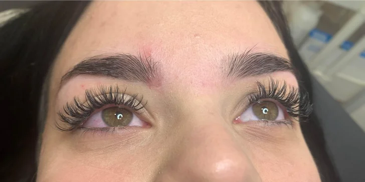 Zvodný pohľad v NAYTILUS: Lash lifting, laminácia obočia alebo 1D či 5D riasy