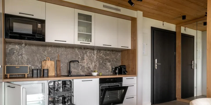 Luxusné apartmány s fenomenálnym výhľadom: len na skok od termálnych kúpeľov aj do Tatier