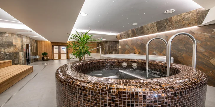Grand Hotel Bellevue****: 4-chodová večera a vstup do hotelového wellness s bazénom pre 2 osoby