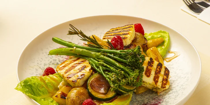 Grand Hotel Bellevue****: 4-chodová večera a vstup do hotelového wellness s bazénom pre 2 osoby