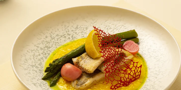 Grand Hotel Bellevue****: 4-chodová večera a vstup do hotelového wellness s bazénom pre 2 osoby