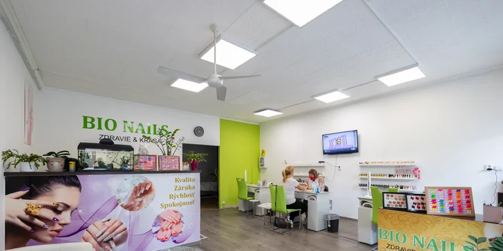 Bio Nails: Manikúra s lakovaním či gél lakom alebo mokrá pedikúra s lakovaním či bez