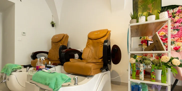 Bio Nails: Manikúra s lakovaním či gél lakom alebo mokrá pedikúra s lakovaním či bez