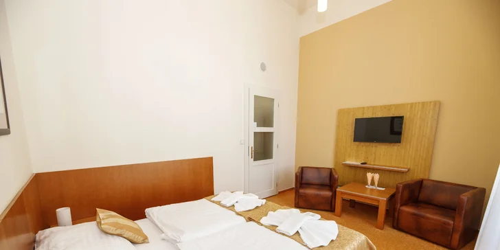 Pobyt na Zámku Křtiny v Moravskom krase: raňajky alebo polpenzia aj fľaša vína
