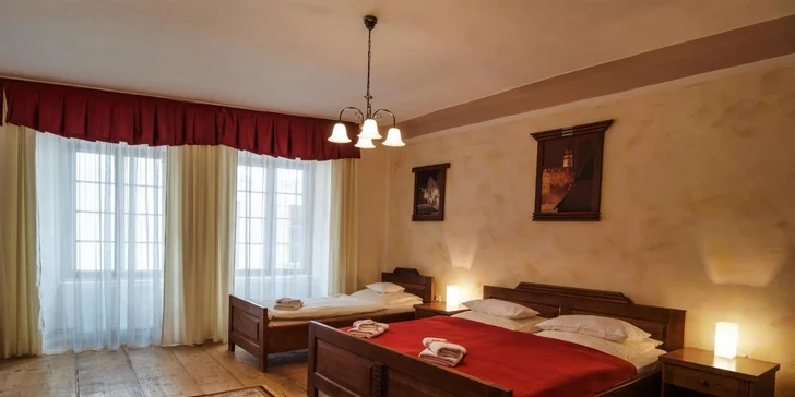 Pobyt s raňajkami a fľašou vína v srdci Českého Krumlova: izba alebo apartmán až pre 5 osôb