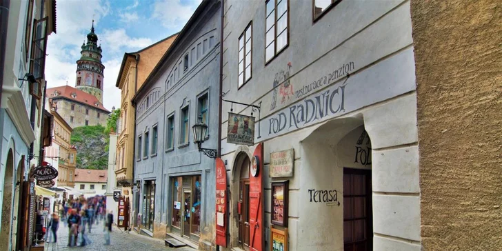 Pobyt s raňajkami a fľašou vína v srdci Českého Krumlova: izba alebo apartmán až pre 5 osôb