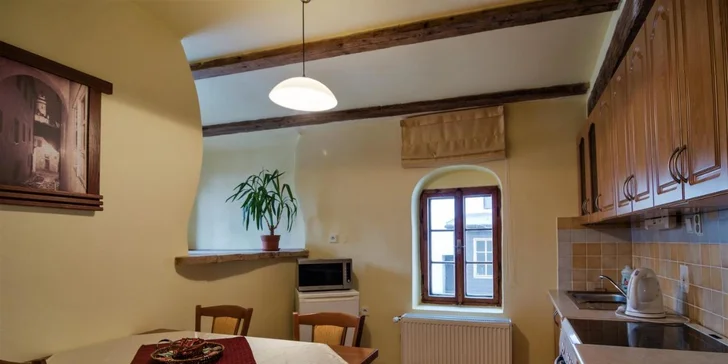 Pobyt s raňajkami a fľašou vína v srdci Českého Krumlova: izba alebo apartmán až pre 5 osôb