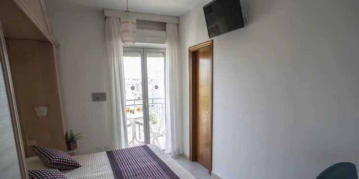 Talianske Jesolo: hotel priamo pri pláži, izba s balkónom a polpenzia