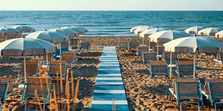 Talianske Jesolo: hotel priamo pri pláži, izba s balkónom a polpenzia