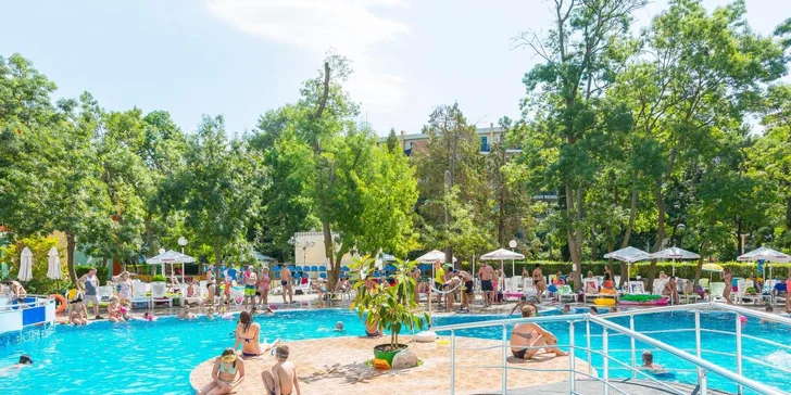 Bulharsko letecky: premium all inclusive dovolenka na Slnečnom pobreží v hoteli s bazénom, len 200 m od pláže