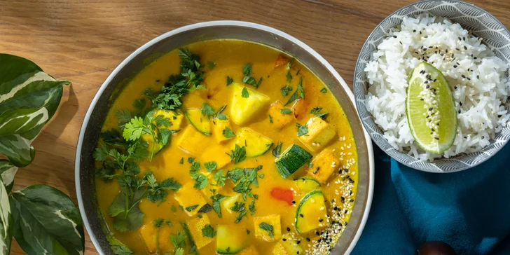 Buddha Bowl, Yellow Curry alebo otvorené vouchery na konzumáciu jedál a nápojov v About coffee&food