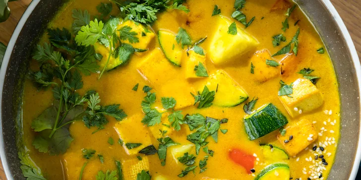 Buddha Bowl, Yellow Curry alebo otvorené vouchery na konzumáciu jedál a nápojov v About coffee&food