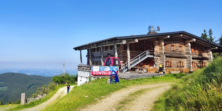 Na výlety a bicykle do rakúskych Álp: krásna horská chata pri jazierku a s raňajkami