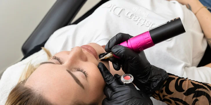 Zvýraznite svoju krásu permanentným makeup-om pier zo salónu Infinity Beauty Point