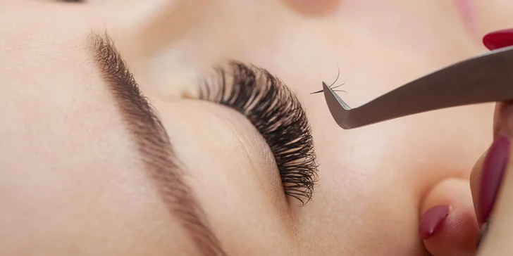Zvýraznite svoj pohľad pomocou lash liftingu, 2D alebo 3D mihalníc!