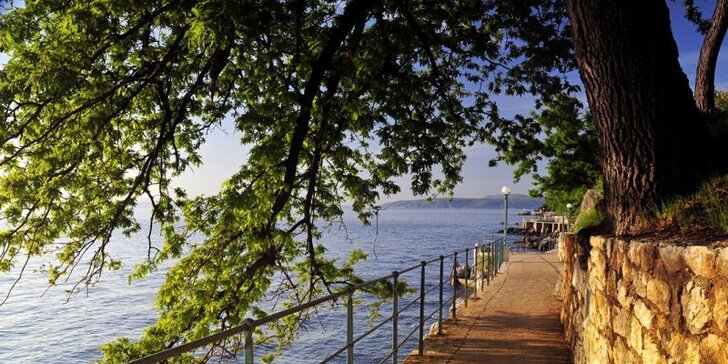 Letná dovolenka na severe Chorvátska: raňajky, trojchodové večere aj možnosť tenisového ihriska
