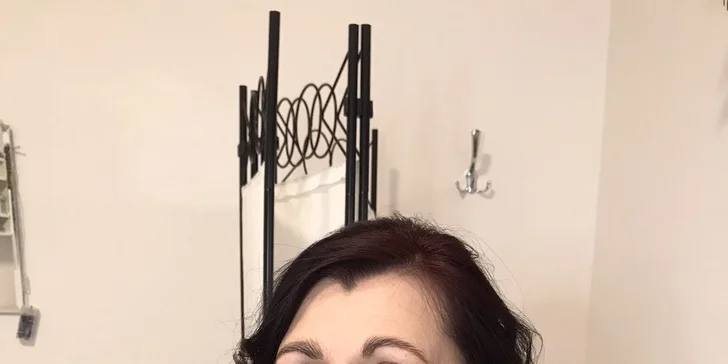 Príležitostné líčenie, laminácia obočia či lash lift