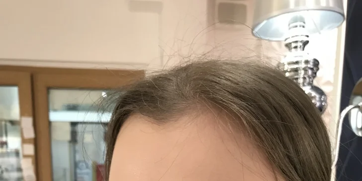 Príležitostné líčenie, laminácia obočia či lash lift