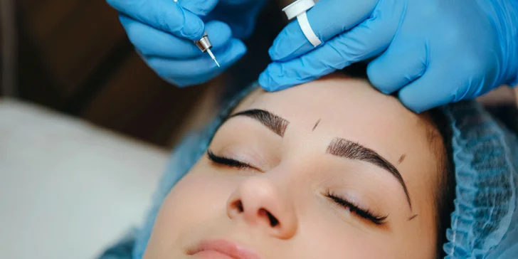 Microblading alebo púdrové obočie v populárnom salóne il Viso
