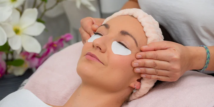 Hydratačné ošetrenie pleti, dôkladné čistenie alebo relaxačná masáž tváre, krku, dekoltu a hlavy