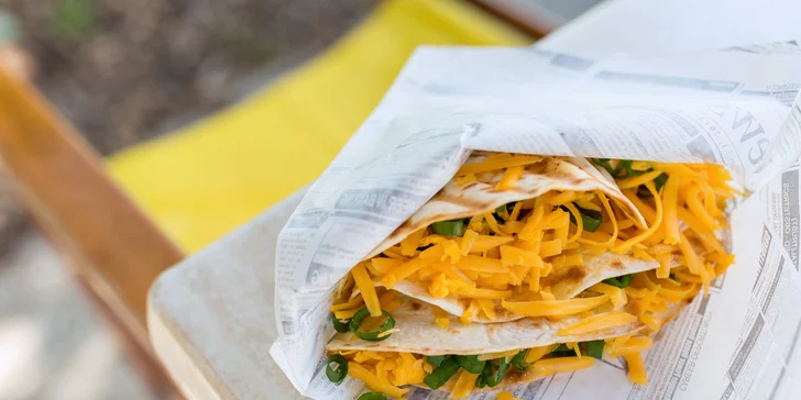 Street food z Bowling Erika: Langoš či Quesadilla s trhaným mäsom alebo Chilli con carne