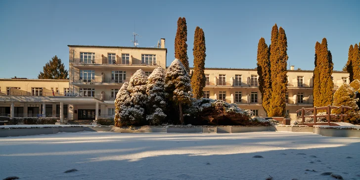 Pobyt Kúpeľoch Sliač s balíkom liečebných procedúr, plnou penziou a vstupom do Holidaypark Kováčová