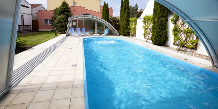 Pobyt medzi vinicami na južnej Morave: hotel s raňajkami, bowlingom a letnou degustáciou vín