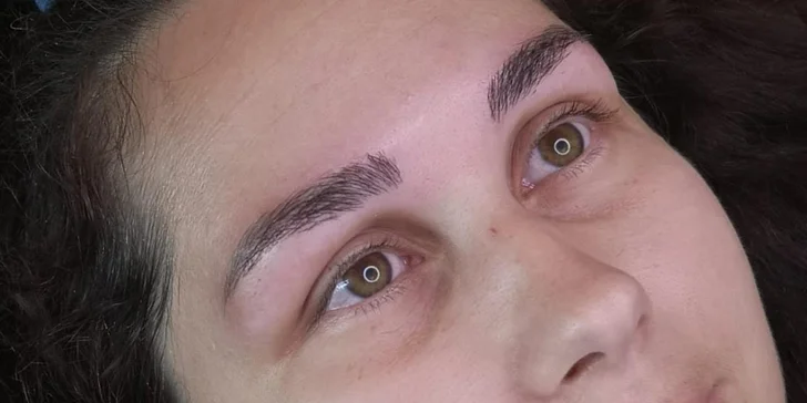 Microblading alebo púdrové obočie v populárnom salóne il Viso