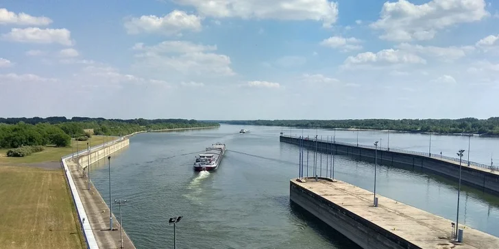 Plavba vyhliadkovou loďou z Bratislavy do Gabčíkova a späť