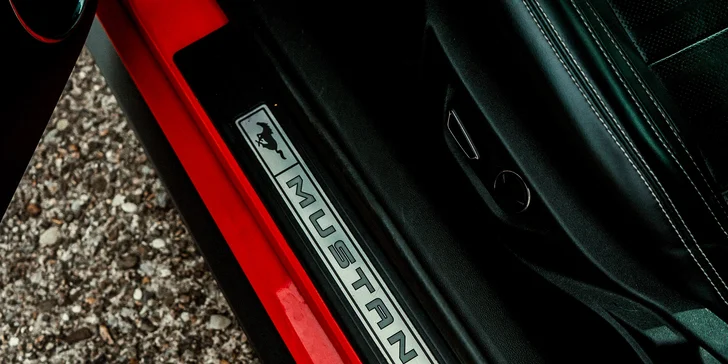 Prenájom nadupaného FORD MUSTANG na niekoľko hodín alebo celý víkend