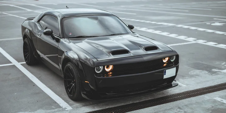Jazda v DODGE CHALLENGER WIDEBODY 5.7 V8 HEMI na 15 - 60 minút vrátane pohonných hmôt a spolujazdcov zadarmo