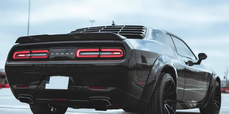 Jazda v DODGE CHALLENGER WIDEBODY 5.7 V8 HEMI na 15 - 60 minút vrátane pohonných hmôt a spolujazdcov zadarmo
