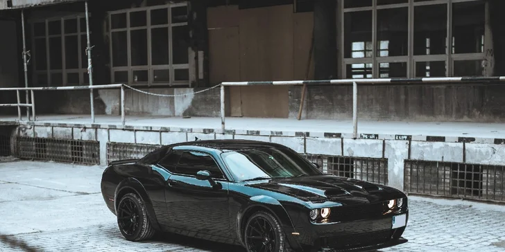 Jazda v DODGE CHALLENGER WIDEBODY 5.7 V8 HEMI na 15 - 60 minút vrátane pohonných hmôt a spolujazdcov zadarmo