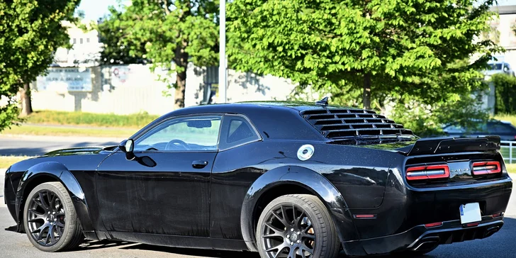 Jazda v DODGE CHALLENGER WIDEBODY 5.7 V8 HEMI na 15 - 60 minút vrátane pohonných hmôt a spolujazdcov zadarmo