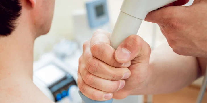Ošetrenie rázovou vlnou s diagnostikou pohybového aparátu v Elisia Studio