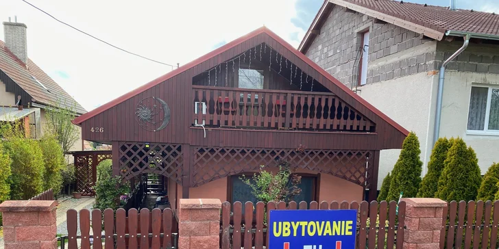 Dovolenkový dom s bazénom a saunou v malokarpatskej vínnej oblasti blízko Nových Zámkov až pre 16 osôb