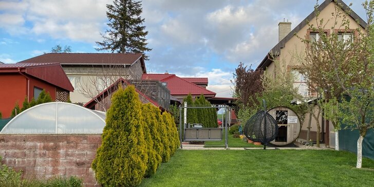 Dovolenkový dom s bazénom a saunou v malokarpatskej vínnej oblasti blízko Nových Zámkov až pre 16 osôb