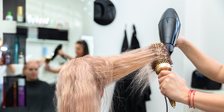 Profesionálne kadernícke služby v salóne Beauty centrum Timea: farbenie alebo melírovanie pre všetky dĺžky vlasov