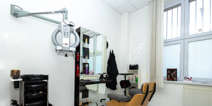Profesionálne kadernícke služby v salóne Beauty centrum Timea: farbenie alebo melírovanie pre všetky dĺžky vlasov