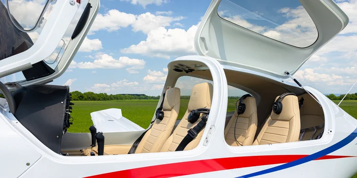 Zážitkové lety na lietadle DIAMOND DA-40 D pre 1 až 3 osoby - aj s možnosťou pilotovania