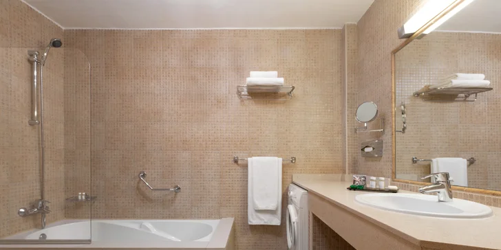 Tenerife: apartmány s výhľadom na more až pre 6 osôb, vyhrievané bazény aj animačné programy pre deti