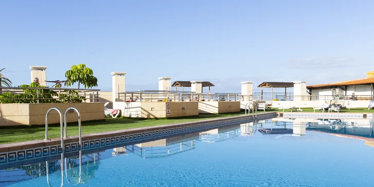 Dovolenka na Tenerife: štúdiá či apartmány 500 m od pláže, all inclusive jedlo a nápoje, veľa vyžitia