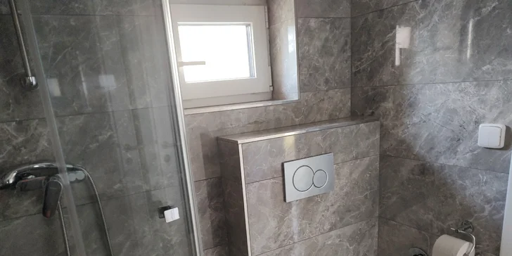 Rodinná dovolenka v plne zariadených apartmánoch s terasou na brehu Domaše, vhodné aj pre väčšie skupinky