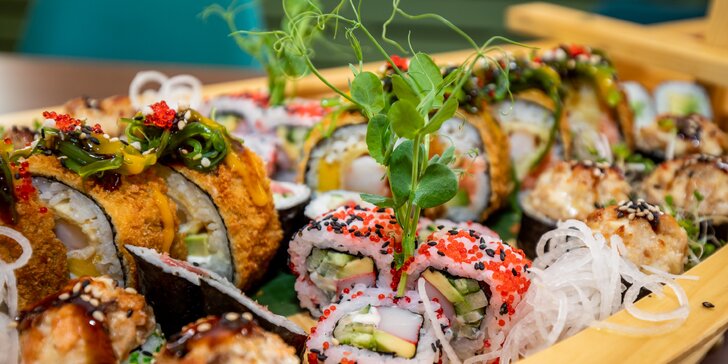 Lahodný set sushi roliek pre 3 až 4 osoby, až 1250 gramov jedla!
