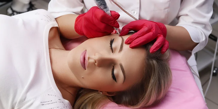 Permanentný make-up obočia alebo pier v Jenny Beauty
