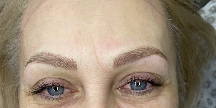 Permanentný make-up: Očná linka, púdrové obočie či akvarelové pery