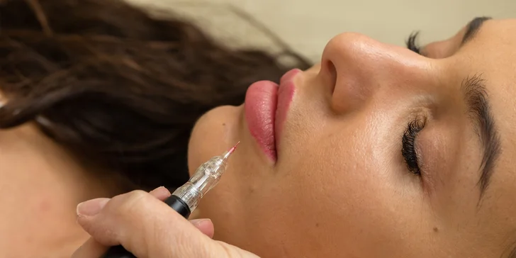 Permanentný make-up: Očná linka, microblading obočia či akvarelové pery