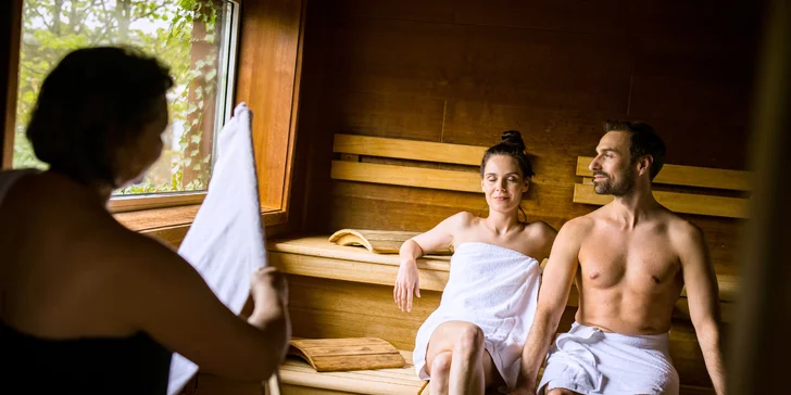 Relax len pre dospelých v Štajersku: wellness a termálne bazény, polpenzia so šesťchodovou večerou a k tomu fľaša sektu