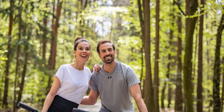 Relax len pre dospelých v Štajersku: wellness a termálne bazény, polpenzia so šesťchodovou večerou a k tomu fľaša sektu