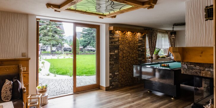 Lesné apartmány v čarovnom horskom prostredí kúsok od aquaparku Terma Bania: wellness, zľavy a raňajky v cene